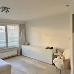 Vlakbij *